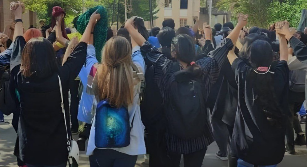 На смерть иранского диктатора